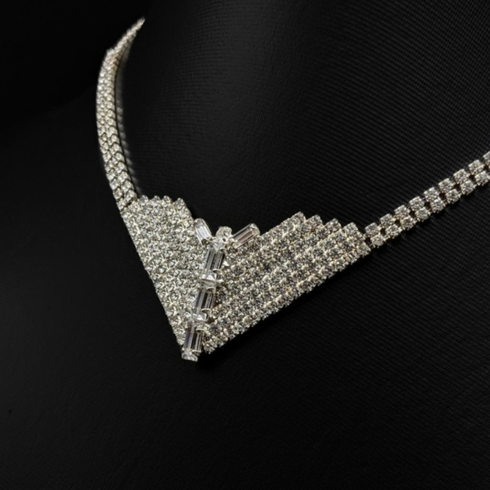 Nos Vintage Continental V-Shaped Art Deco Style Rhinestone Necklace - With Tag
